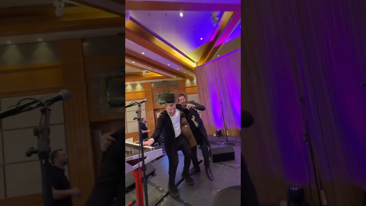 "בעקיטשע" מנדי וייס 🎤 שמחה אברמצ׳יק 🎹 משתוללים על הבמה 🔥🔥🔥🔥