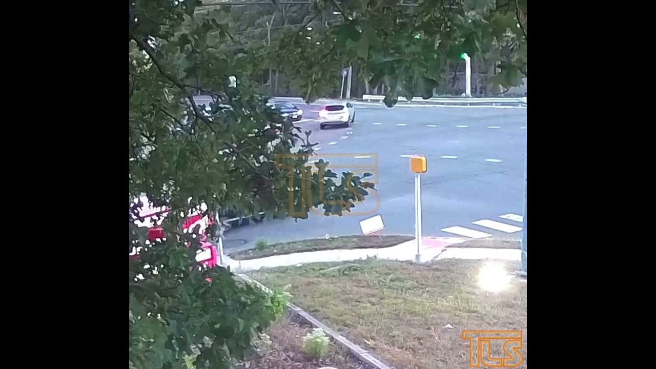 Overturn accident caught on video