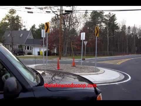 New Roundabout Circle Open Albert Ave Oaks Street -Car Goes Wrong Way