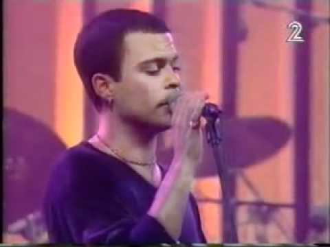 עמיר בניון כשאת עצובה (אירוח בערוץ 2) Amir Benayoun