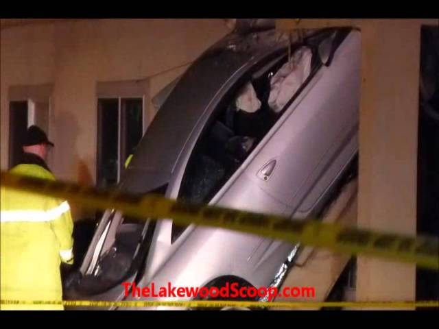 Driver Dies after Crashing Vehicle into Building