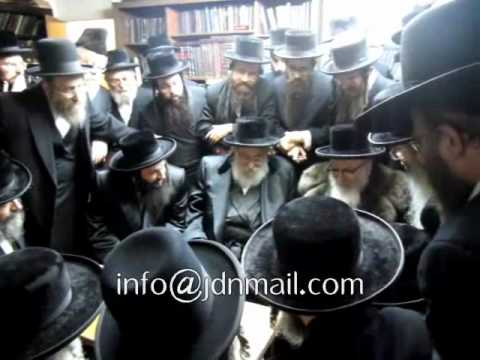 Various Rabbis @ Nichum Avelim Family of Udvary Rov Zts"l - Kislev 5771