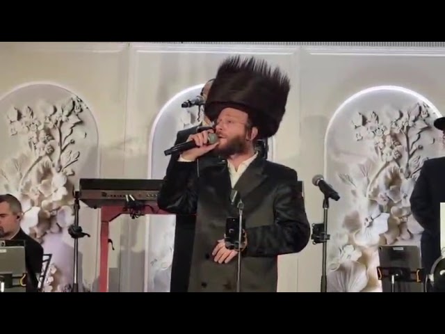 Yossi Shtendig 🎹 Menachem Moskowitz 🎤 Shira Choir