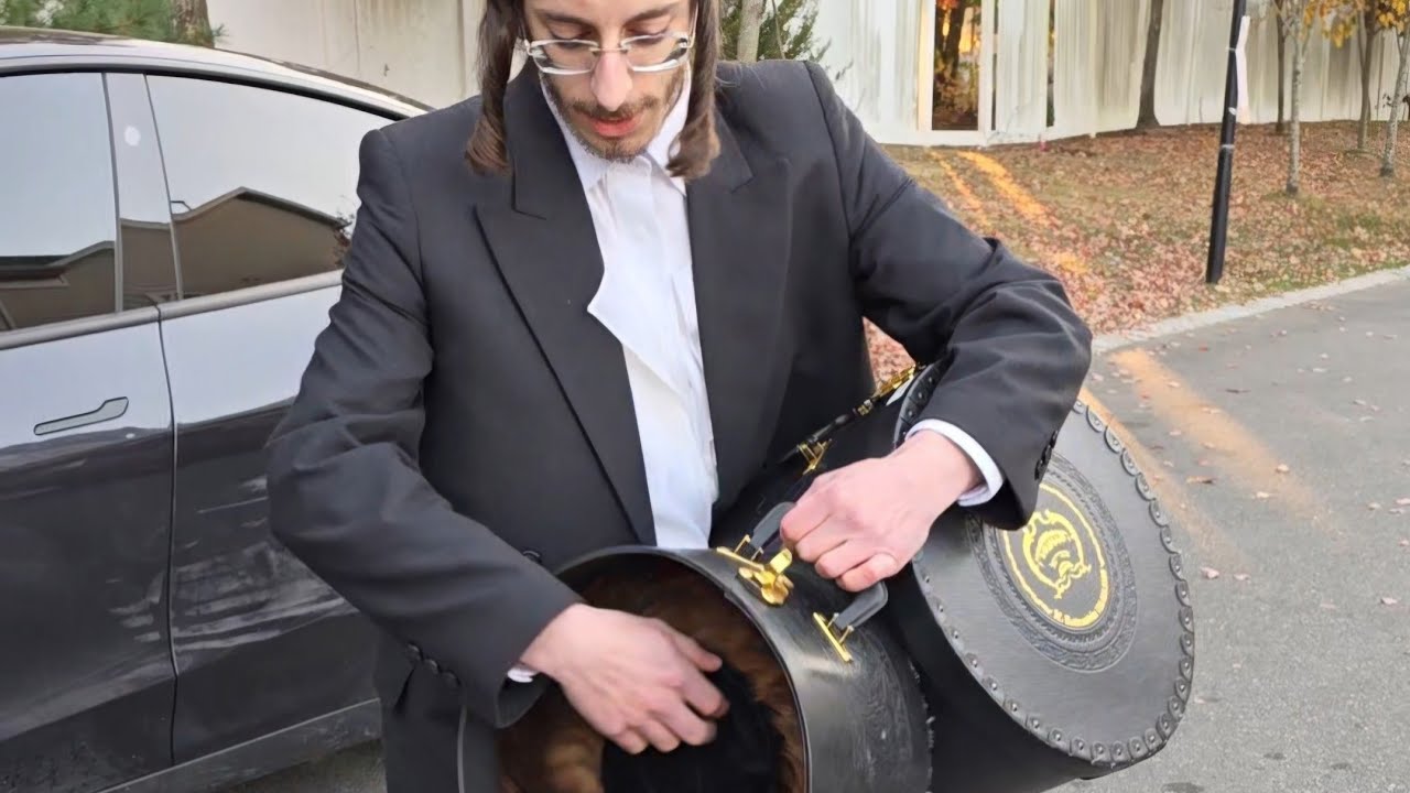 Why does a shtreimel need so much maintenance? Ari specializes in servicing&maintaining shtreimelach