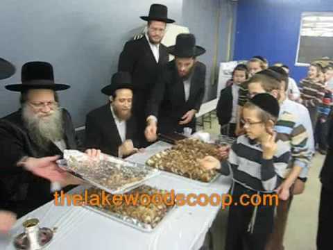 Modzitz Rebbe Visiting Yeshivah Toras Emes