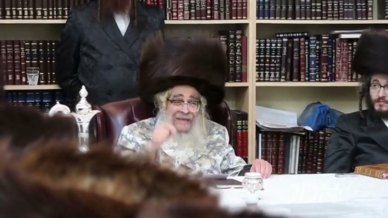 האדמו"ר מסאטמאר ביים יארצייט טיש פון הרה"ק בעל עצי חיים זי"ע אין פאלם ספרינגס, קאליפארניע