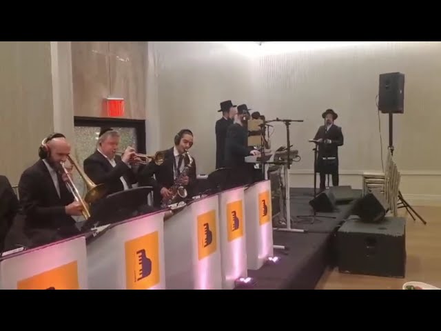 שייעה ברקו עם מקהלת שירה ותזמורת של אברומי ברקו