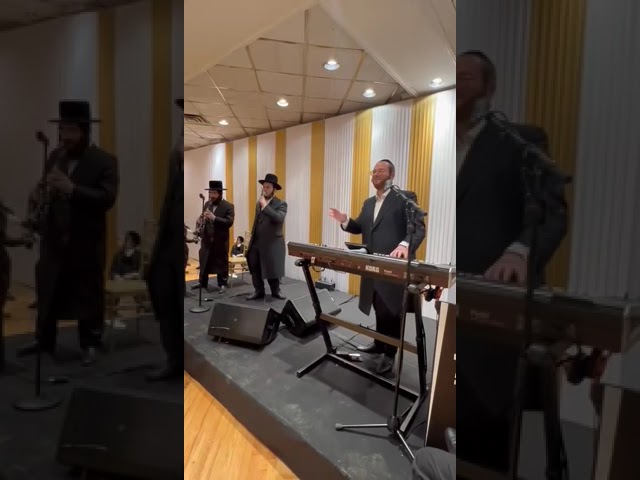 שרולי אלטמן עם הקלידן מוטי ברייער