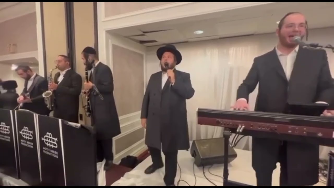 לוי פאלקוביץ עם התזמורת של מוטי ברייער עם אברהם בלטי על הקלרינט