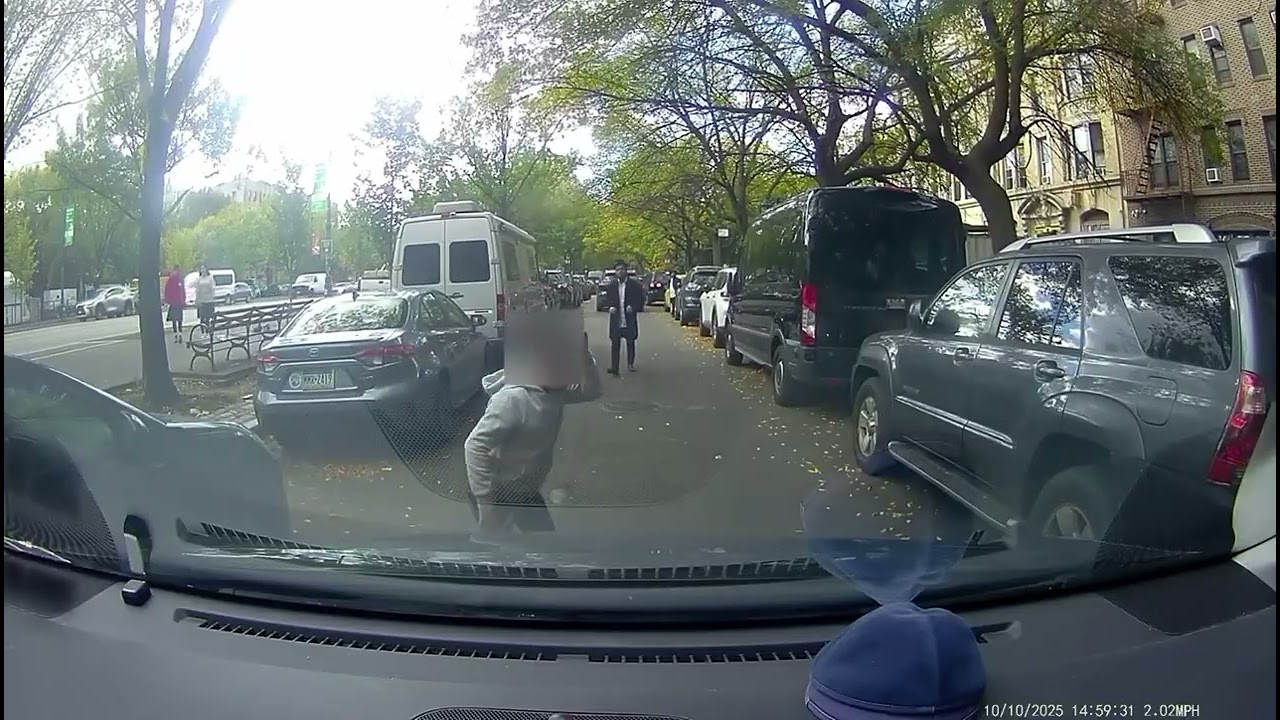 Near pedestrian accident averted in Crown Heights