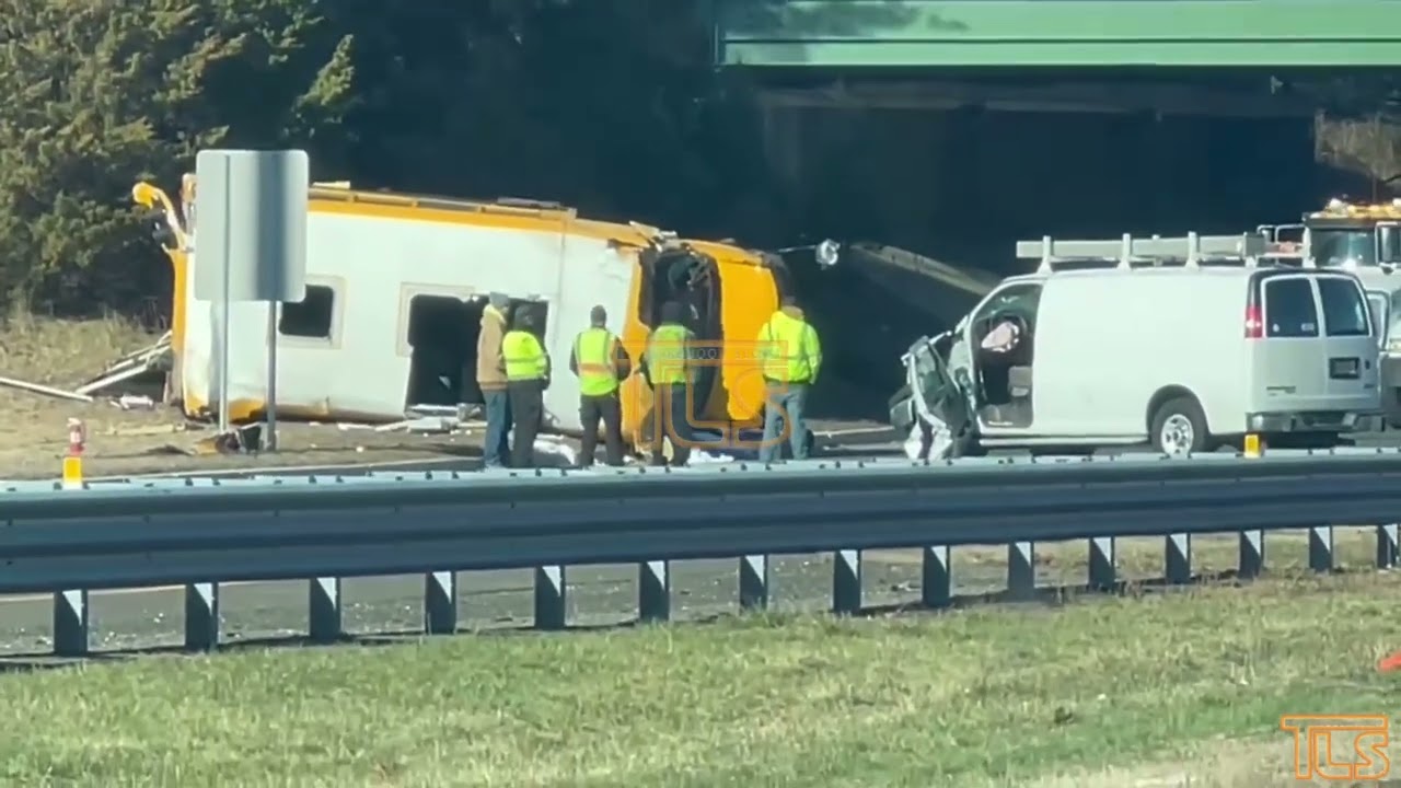 School bus overturn accident on the 195 New Jersey