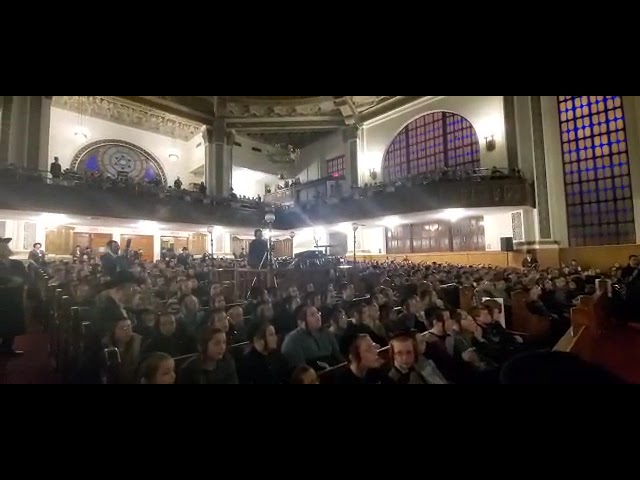 Stunning Performance by Shir Vushevach Kids Choir. Ft Dovi Barchorin