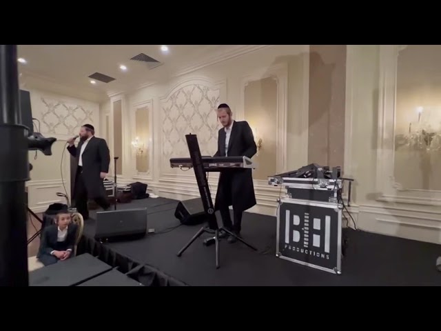 שייעה ברקו עם הקלידן הערשי לאנגסאם