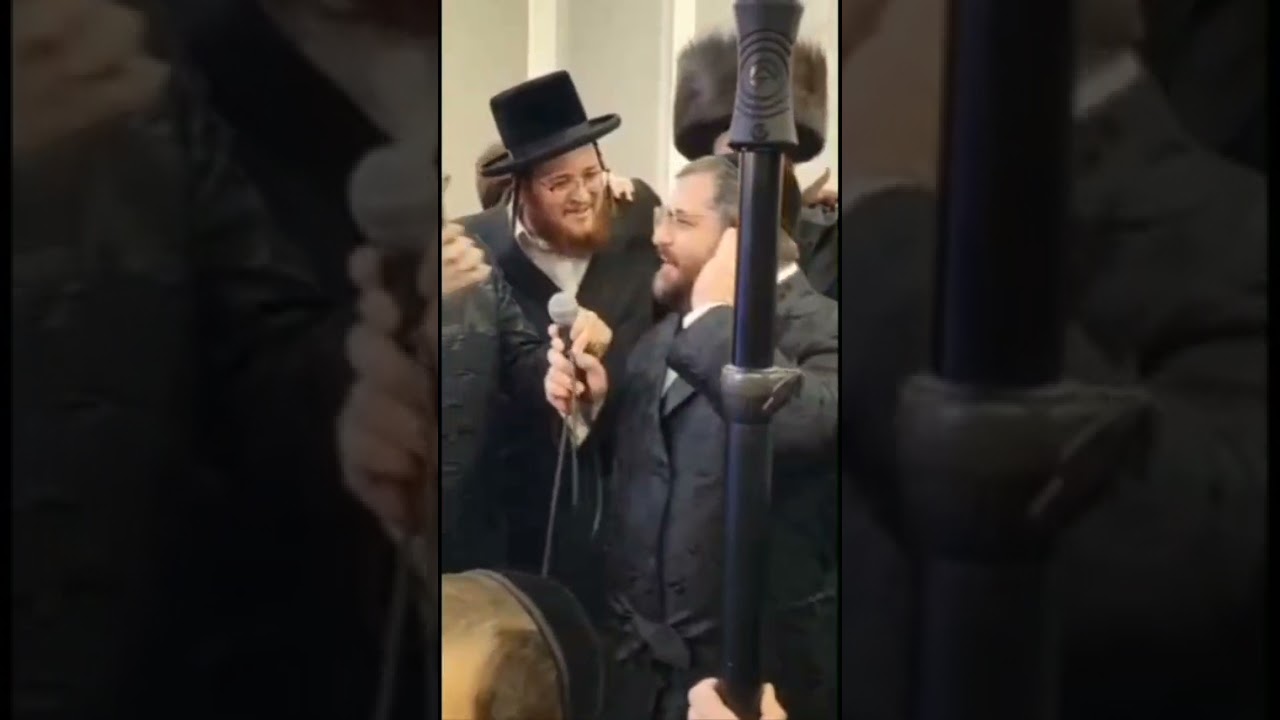 Ari Avramawitz Singing Off Tune And Weird To Make Chusen Kallah Laugh...