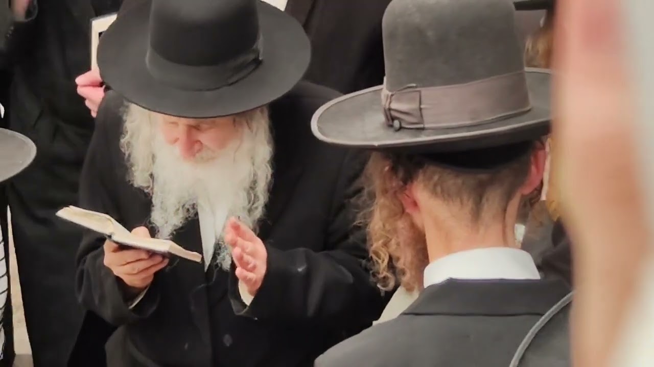 Amshenov Rebbe Visits His Grandfather's Tziyun in Teverya - Menachem Av 5784