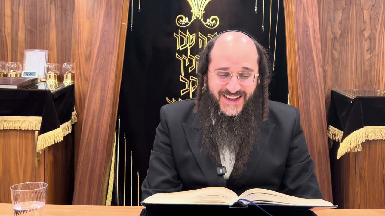 Mishnah Berurah 66,1.1 Can i great someone in middle of davining