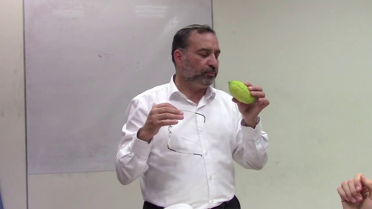הרב בן ציון אלגאזי- הלכות ארבעת המינים וסוכה - ח' תשרי התשע"ז