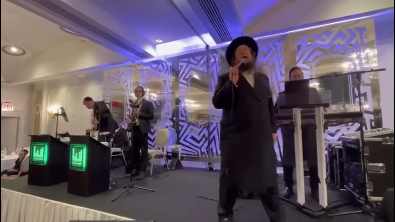 יששכר גוטמן עם הקלידן שימי לוי