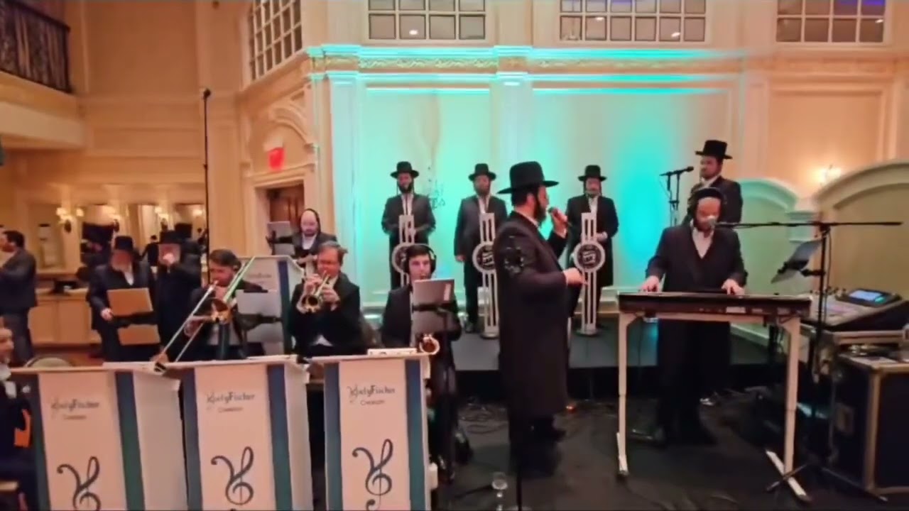 מקהלת שירה עם שרולי אלטמן ותזמורת של יואלי פישר