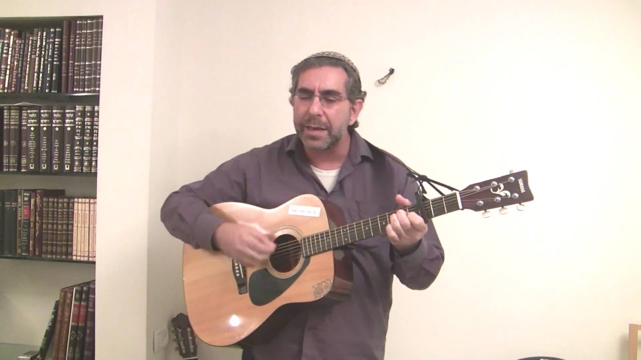 benyamin Steinberg singing R. Shlomo Carlebach's Achat Shaalti אחת שאלתי