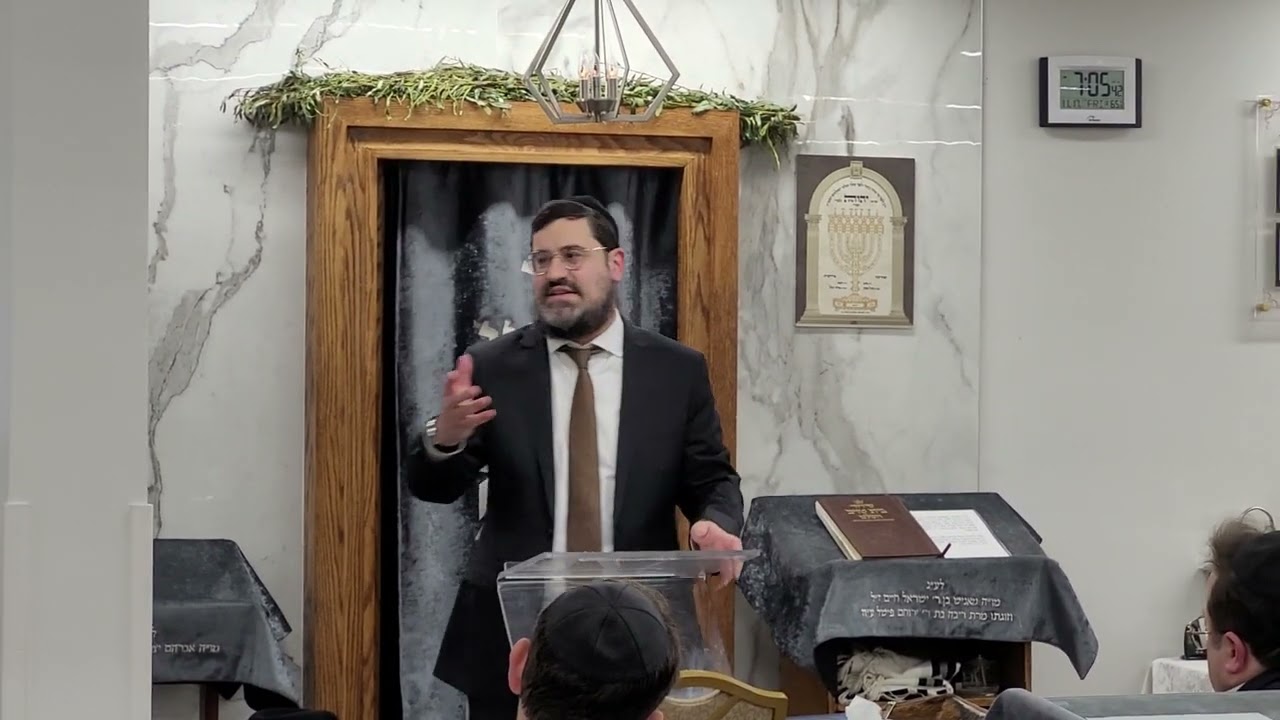Rabbi Avi Weisnefeld speaking at Kollel Ohr Mevakshei - Mevakshei Hashem Lakewood