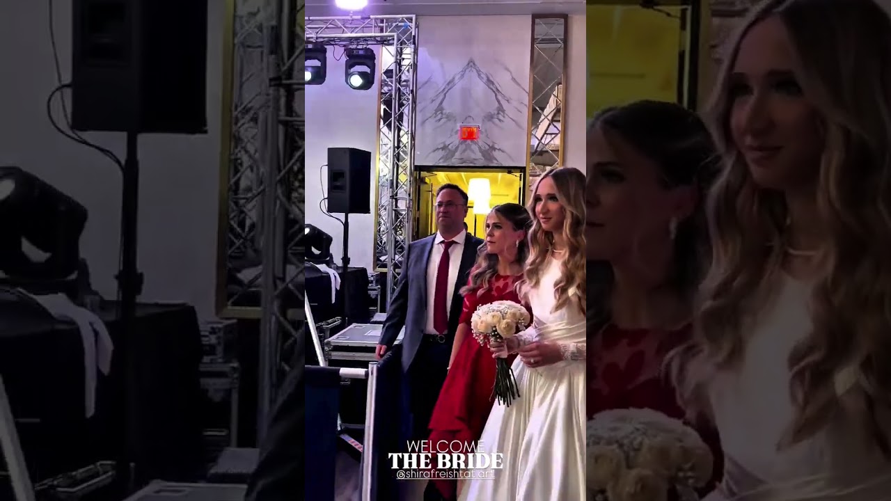 Here She Comes! 👰💍 #bride