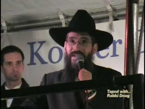 Avraham Fried Singing Maaminim with Mesamechai Leiv Orchestras