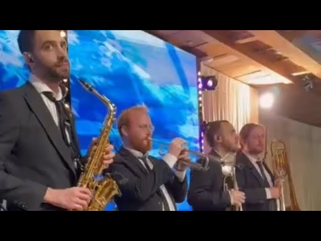 מנדי וויס עם מקהלת מלכות בני לאופר והלהקה