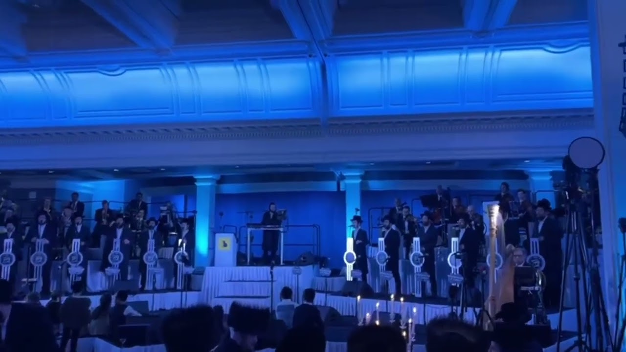 הכנסת ספר תורה עם שייעה ברקו ותזמורת של אברומי ברקו עם מקהלת שירה