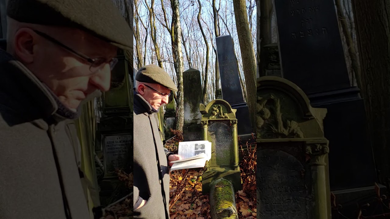 Warsaw Tour w R' Dalfin - Warsaw cemetery - Alexsandar & Ger