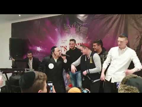 Lipa Schmeltzer Freestyle Rap! - ליפא שמעלצער במעזי'בוז