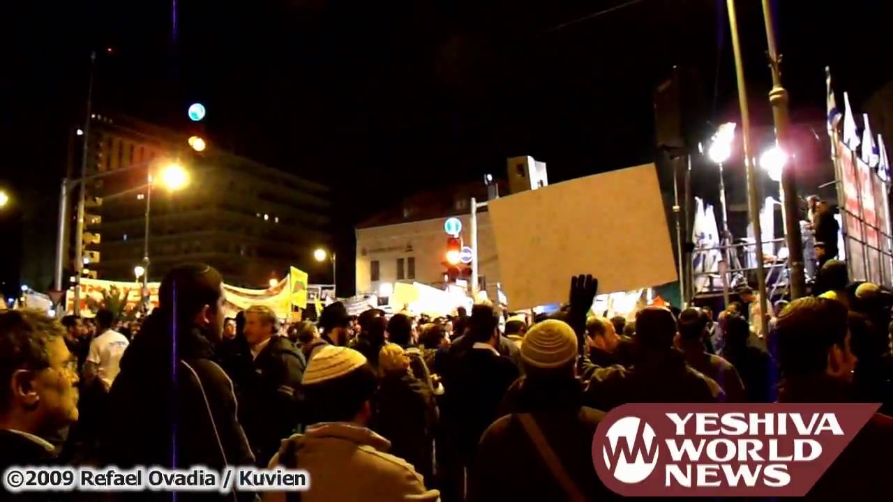 Thousands Attend Anti-Freeze Rally