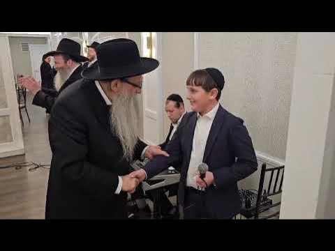 Beautiful Moment! Rav Yerucham Olshin compliments talented Elimelech Fishman on his singing!