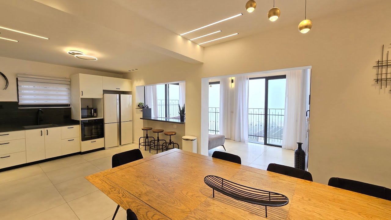 See this beautiful Tzfat dira in the Old City — rooftop views, modern kitchen & 4 spacious bedrooms!
