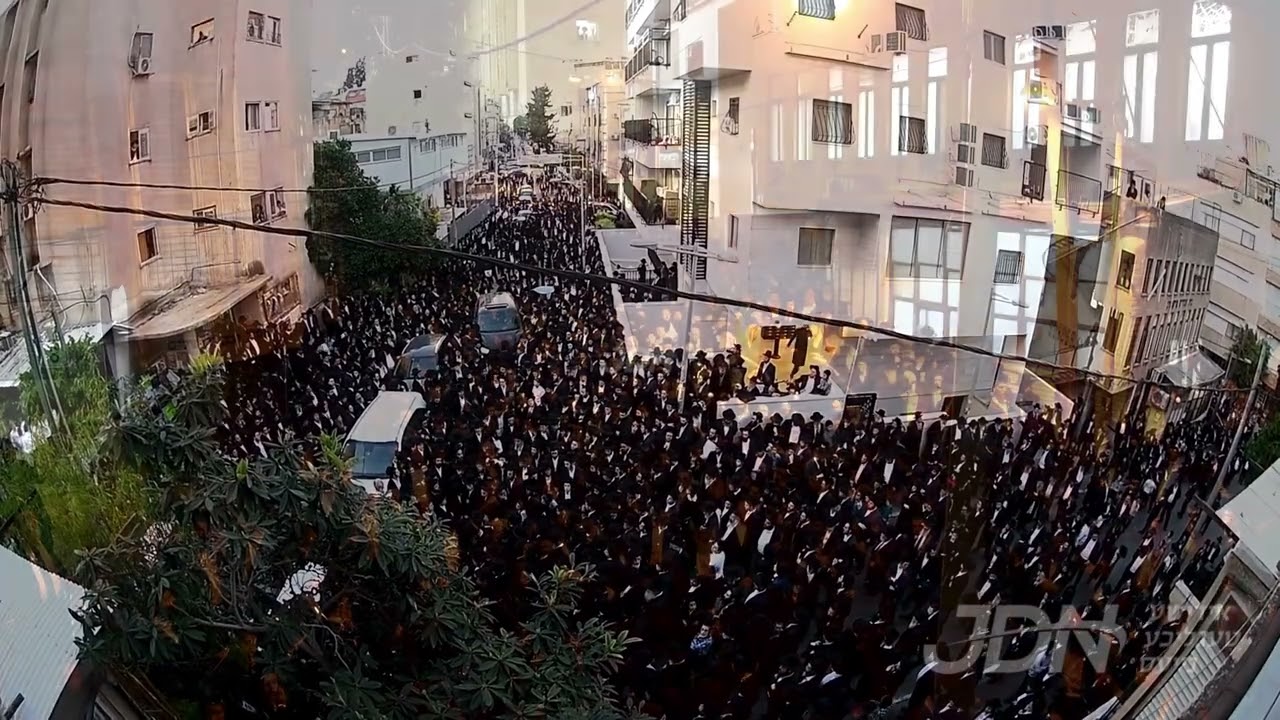 מסע הלוי' אין בני ברק פון הגאון רבי דוד שמידל זצ"ל יו"ר אתרא קדישא