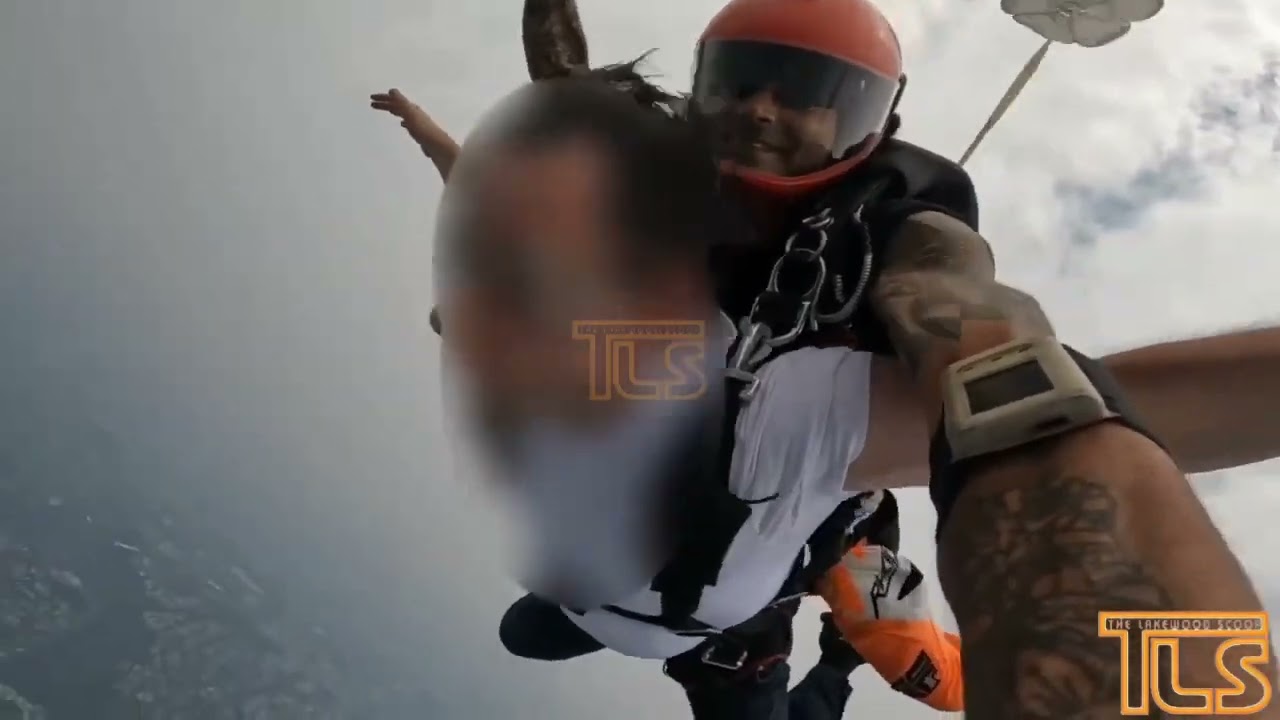 Skydiving returns to Lakewood after nearly 50 years - watch the jump on day 1 - TheLakewoodScoop.com