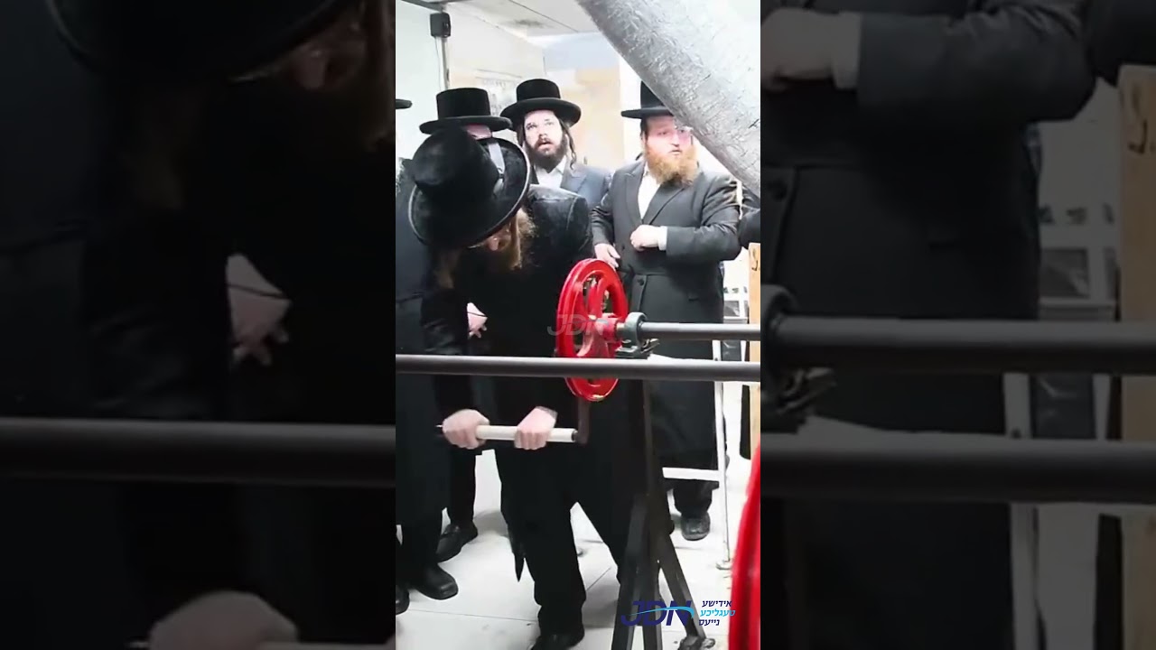 האדמו"ר מסאדיגורה ביים מאלן ווייץ פאר מצות