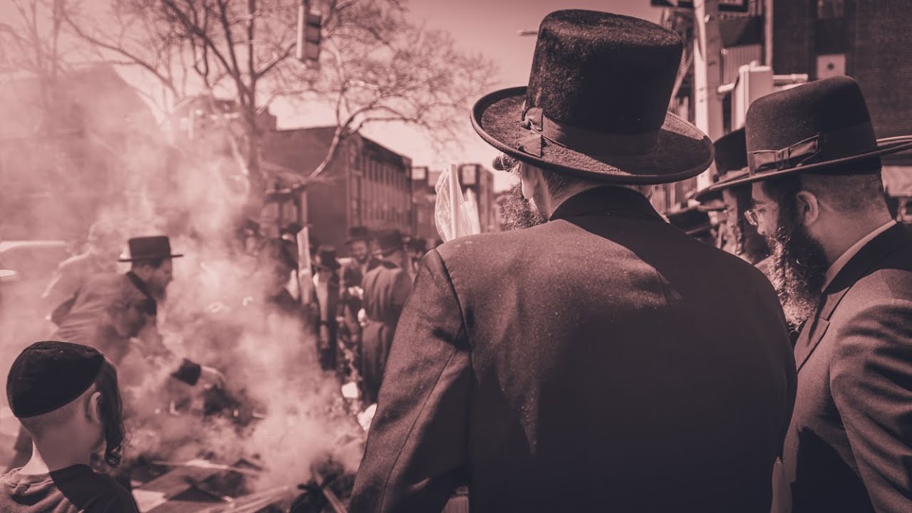 Erev Peshach, S'refas Chumetz in Borough-Park