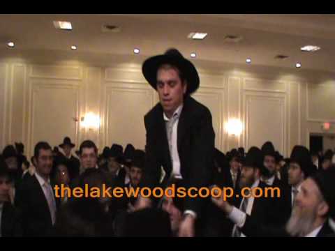 Chasunah Of Chaveirim Member Betzalel Gershbaum.wmv