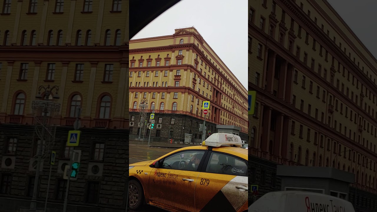 Moscow Trip w R' Dalfin 2019 - Lubiyanka KGB bldg