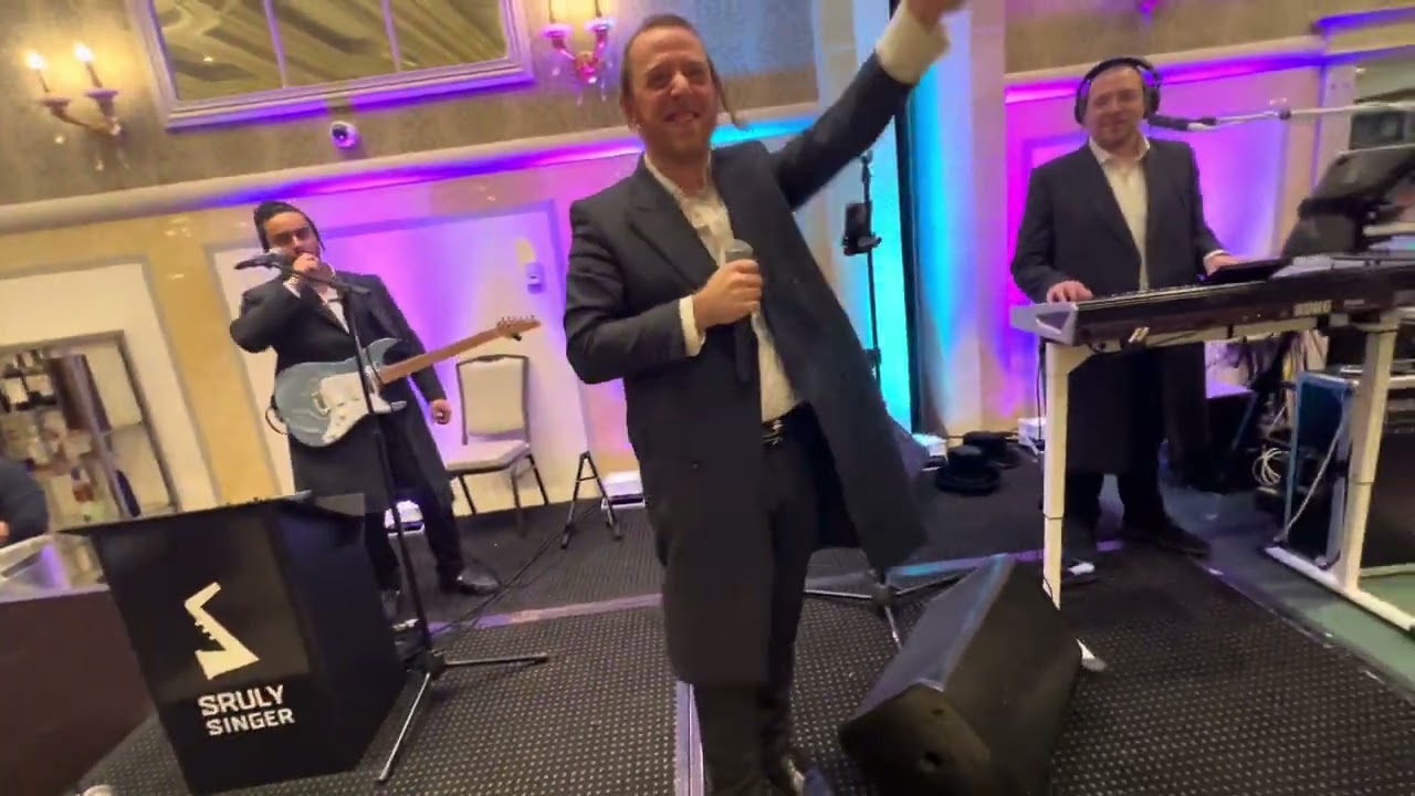 Wedding on fire 🔥 with Sruly Green and Sruly Singer