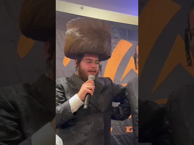 Yossi Fried Singing Live at his Wedding with Mendy Weiss