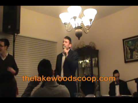 Dovid Stein Singing At Yagen Chanukah Party