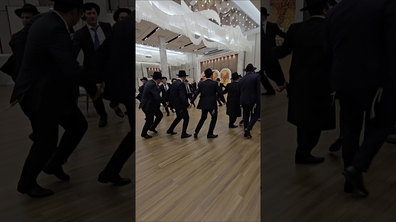 Let's check out the first wedding at the New ateres Esther hall.