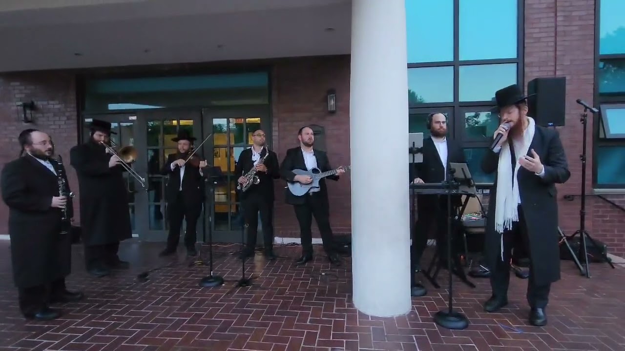 Chuppah: Yanky Briskman 🎹 Avrum Mordcha Schwartz 🎤
