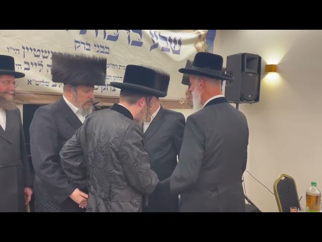 שבע ברכות פון בן ר׳ מאיר רובינשטיין ראש העיר אלעד בהשתתפות כ״ק אדמו״ר מסאדיגורא שליט״א
