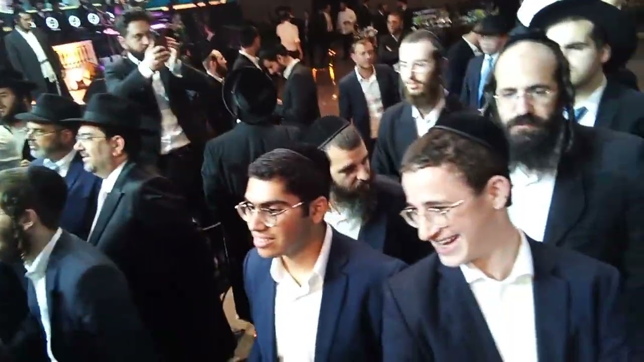 שמילי אונגר נפתלי קמפה הערשי ויינברגר וגרשי אורי בזיץ מטורף בחתונה של שלום וגשל