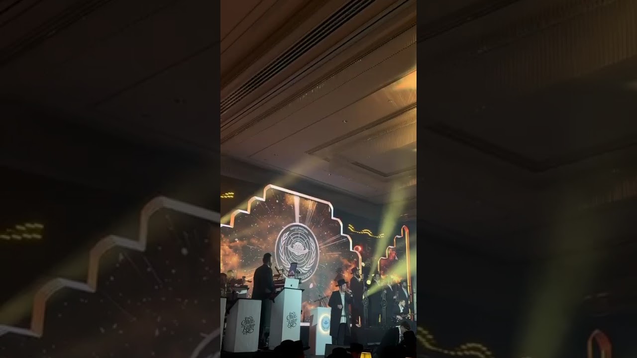 Shea Kaller 🎹 Mordechai Kohn 🎤 Shira Choir