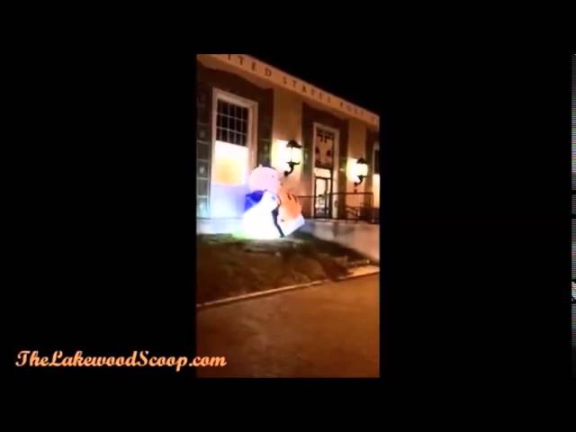 Cell Phone Footage of DB Electronics Bear Diving Vandalism Incident