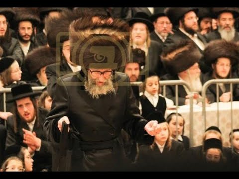 כ"ק אדמו"ר מסקולען שליט"א רוקד מצוה טאנץ